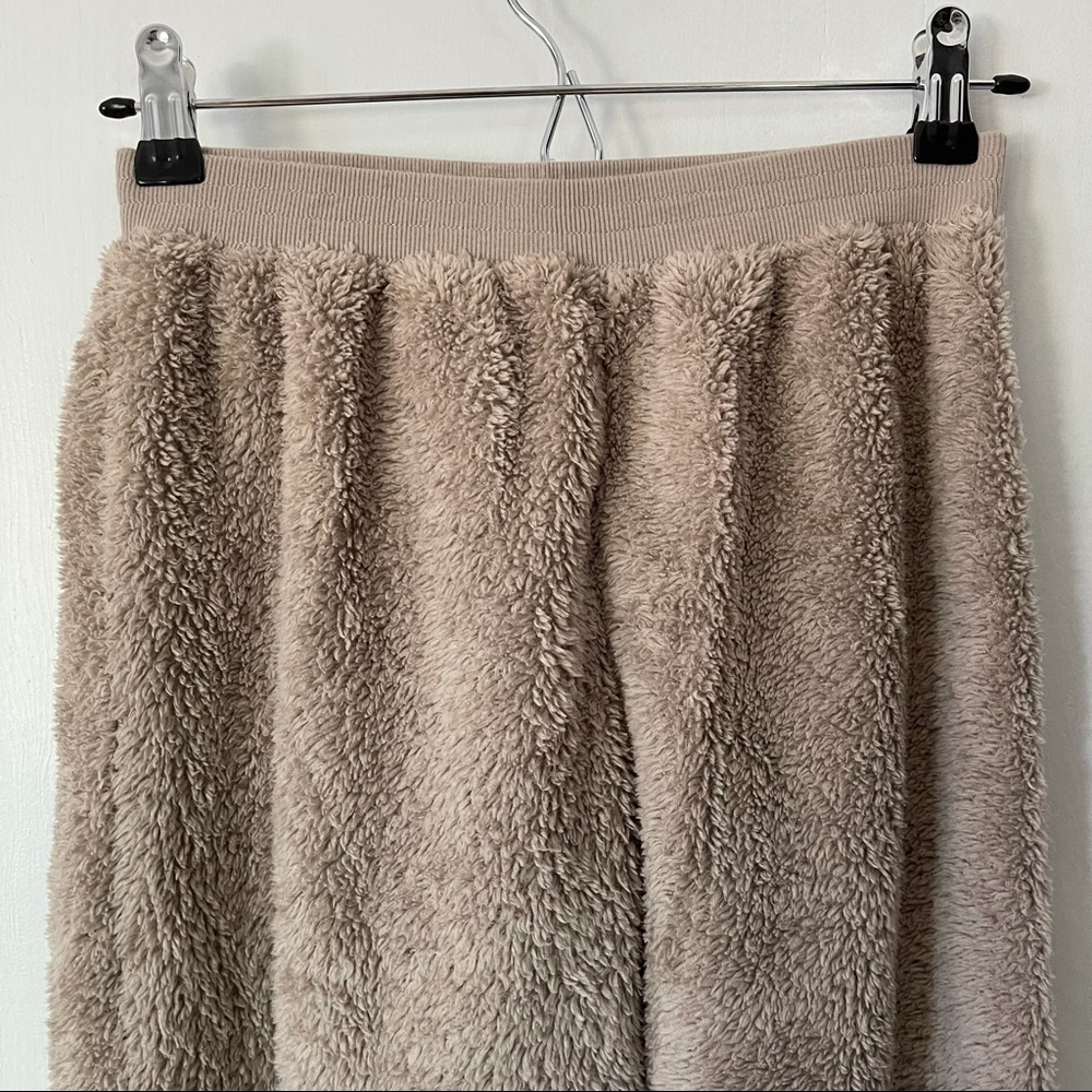 Fuzzy pants - Picture 5 of 5